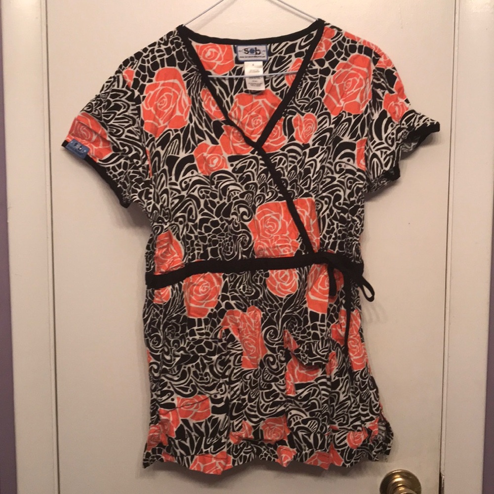 Floral scrub top